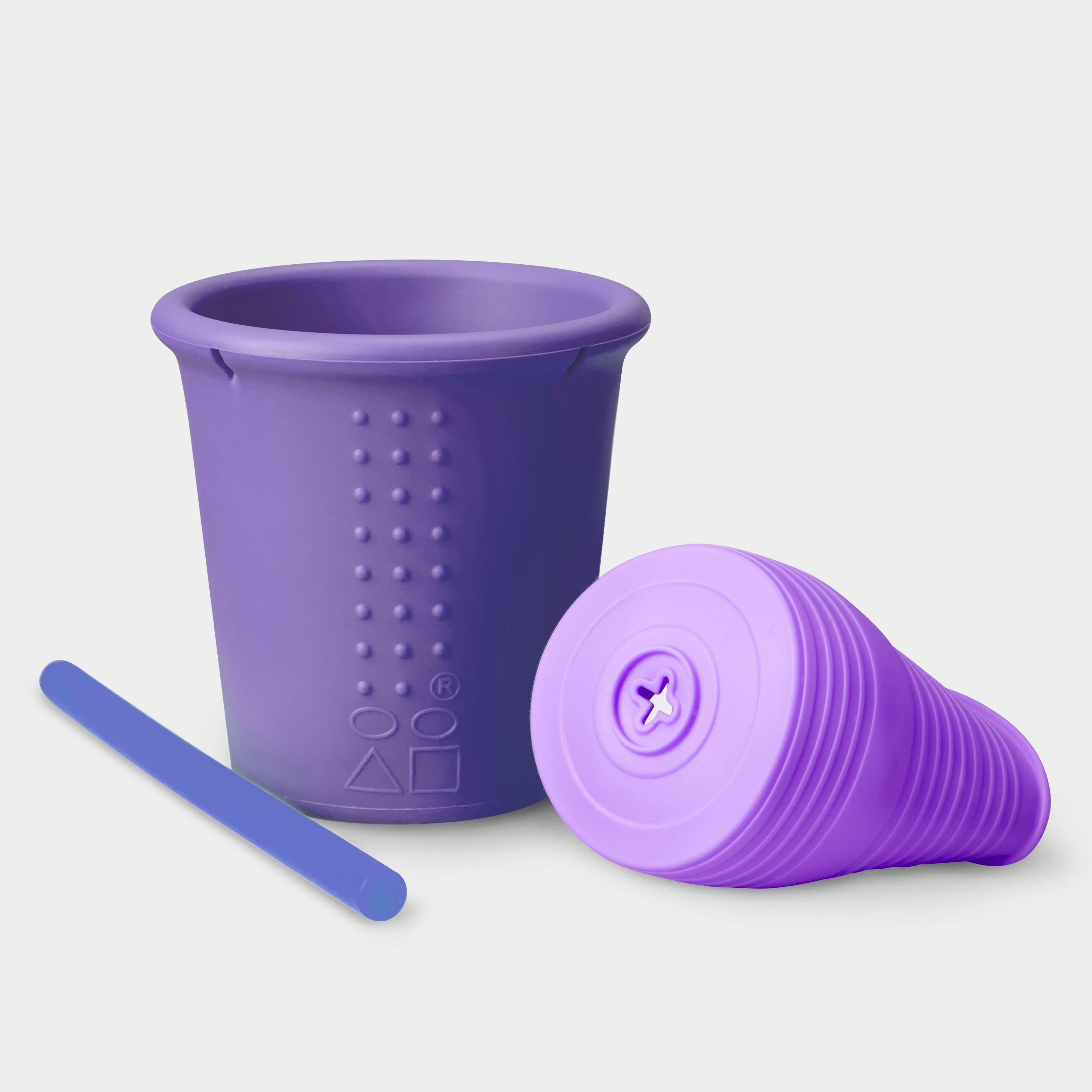 Durable GoSili platinum silicone cup featuring a spill-proof straw lid.
